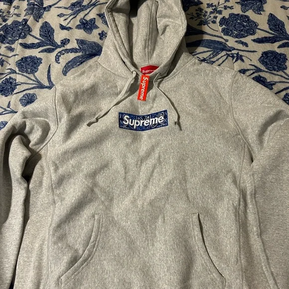 Supreme Gray Pullover Hoodie Sweatshirt